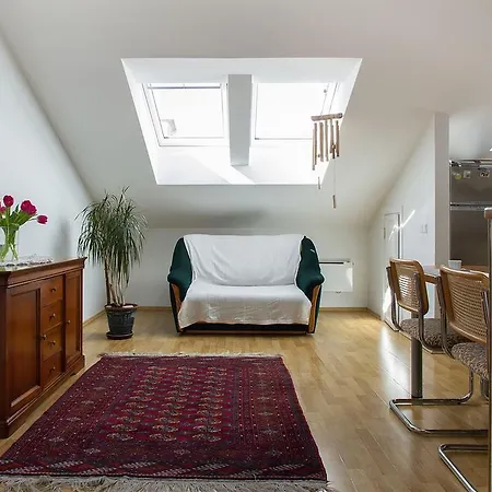 Perfect Getaway In The Heart Of Old Town Apartment